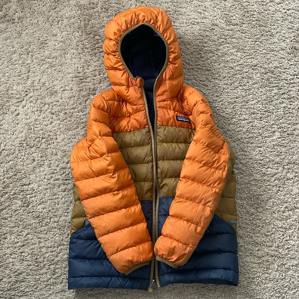 Patagonia Kids Reversible Down Sweater Hoodie size small (7-8)
